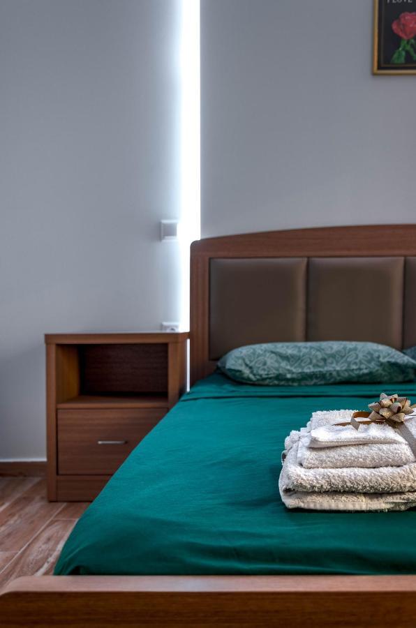 Renovated 2Bd House Close To Pireus Port Kültér fotó